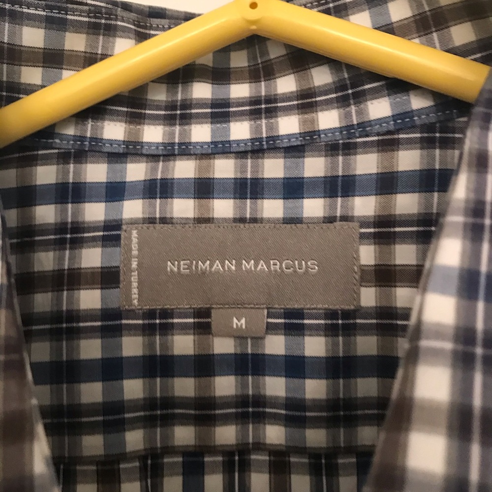 Men’s Neiman Marcus 100% Cotton Shirt - Size Medium.